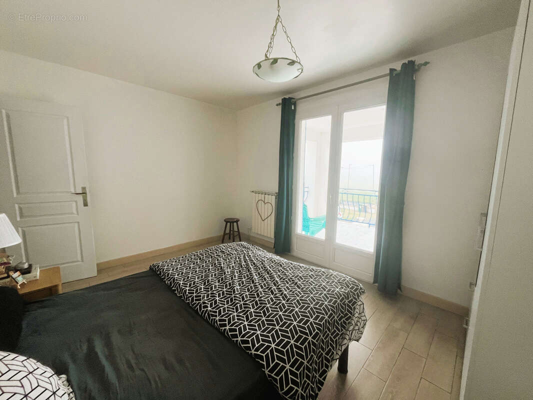 Maison à CHENAC-SAINT-SEURIN-D'UZET