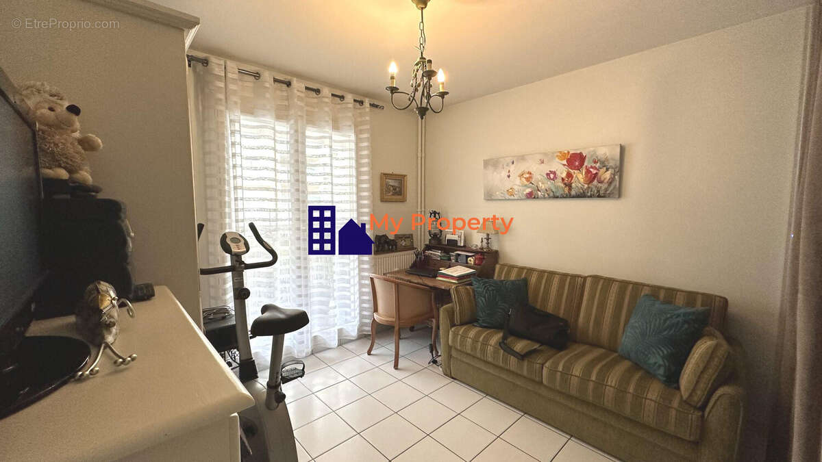 Appartement à HOUILLES