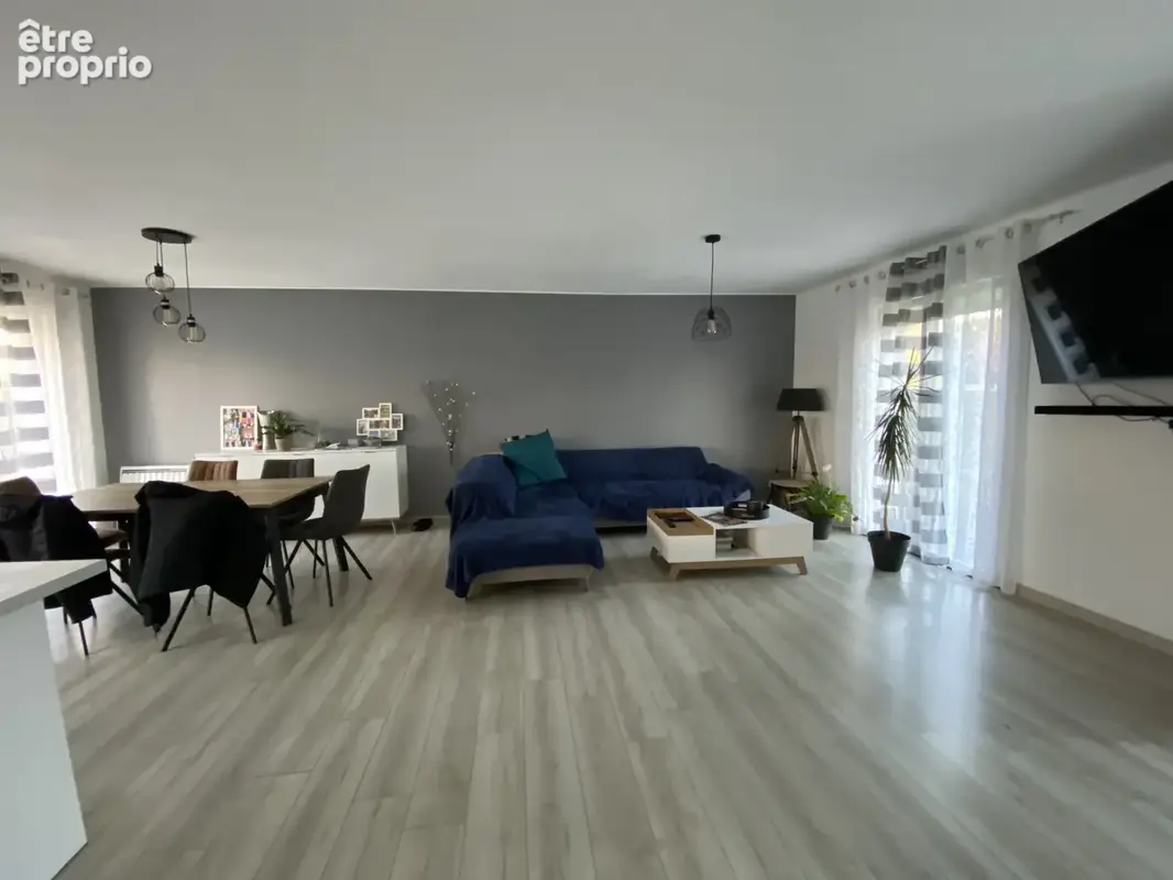 Maison avec sous sol total et panneaux solaires - photo 2