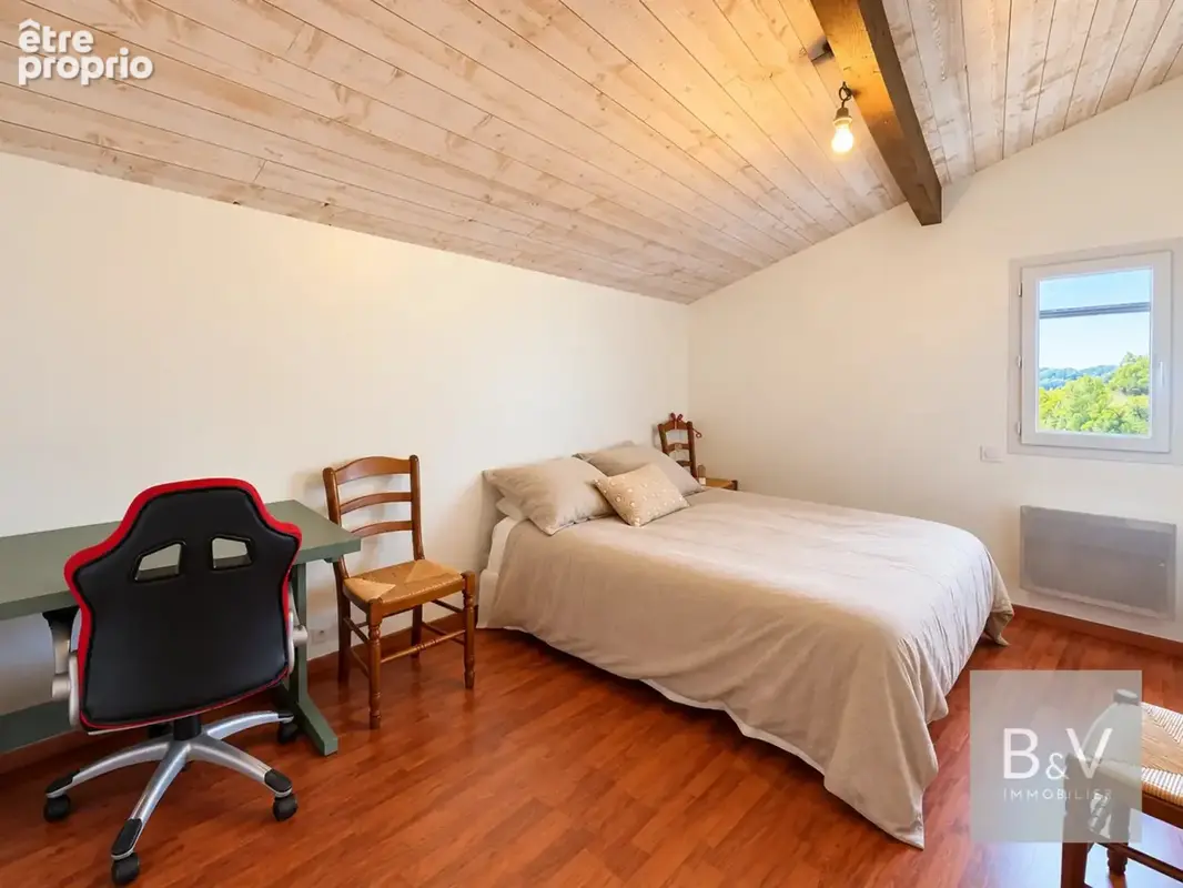 Maison familiale T7 – 6 chambres – Terrain de 5 686 m² – T2 indépendant - photo 9
