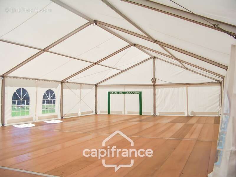 Commerce à SAINTE-LIVRADE-SUR-LOT