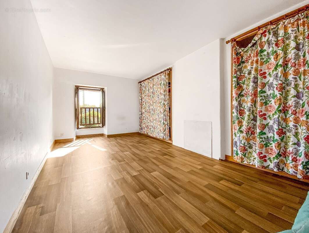 Jolie maison en pierre proche des plages avec grand jardin, puits et dépendance - photo 13