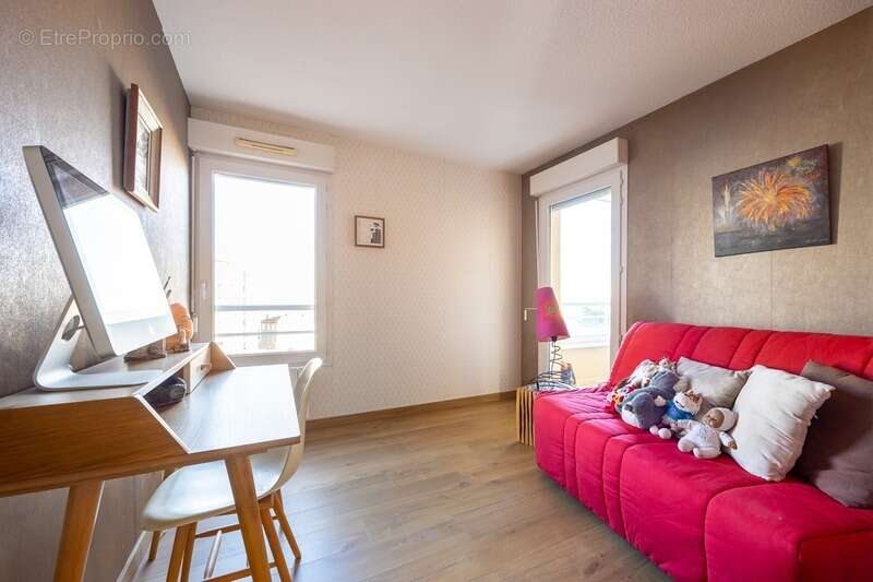 Appartement à MARSEILLE-4E