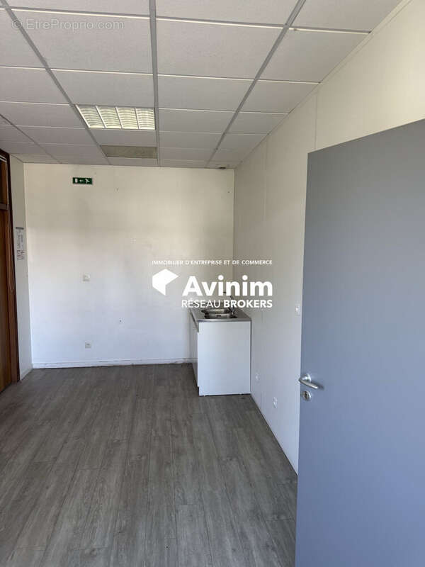 Commerce 434 m² à Limonest  - photo 7