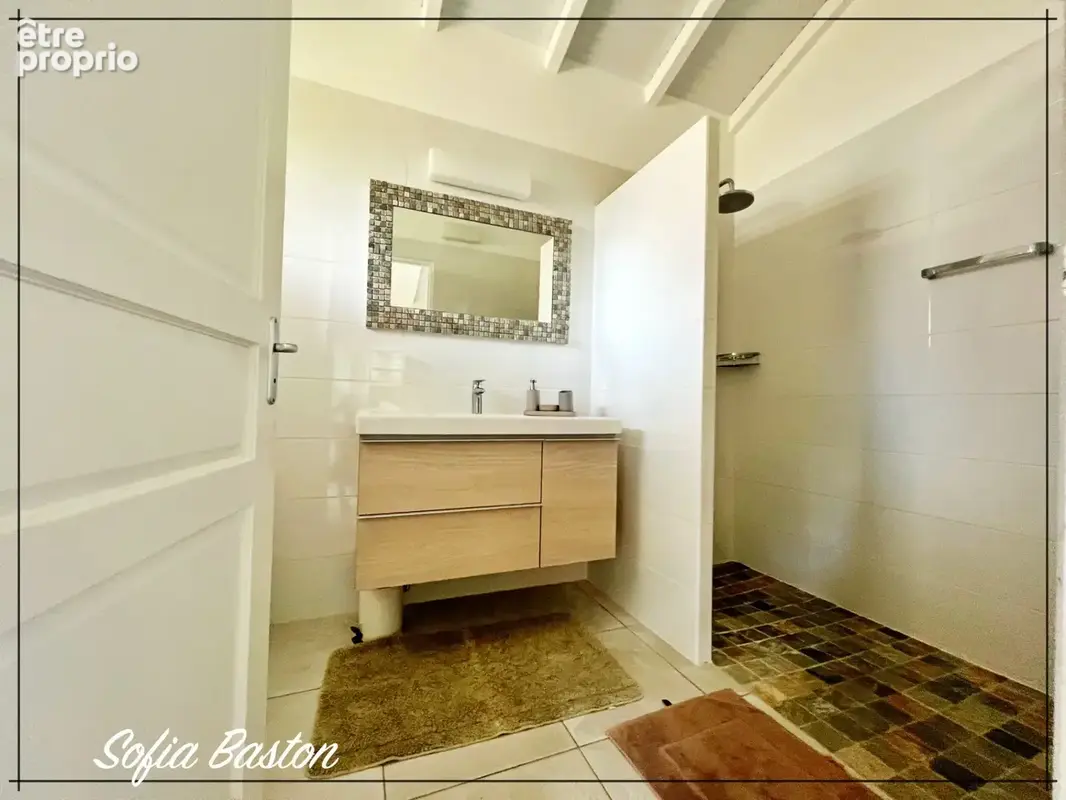 Sainte-Anne Plage – Villa T7 de 220 m²hab.+ 231m2 de terrasses - Piscine - bungalows annexes– Terrain 1 409 m² – Martinique (972 - photo 18