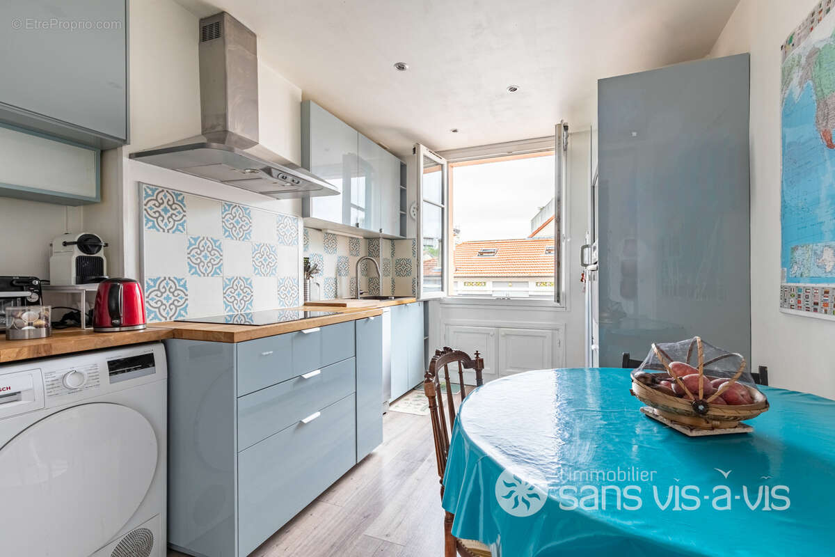 Appartement à COURBEVOIE