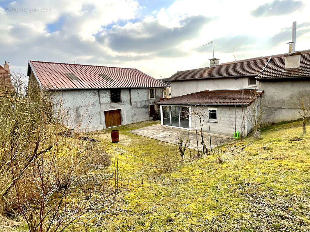 Maison à POLAINCOURT-ET-CLAIREFONTAINE