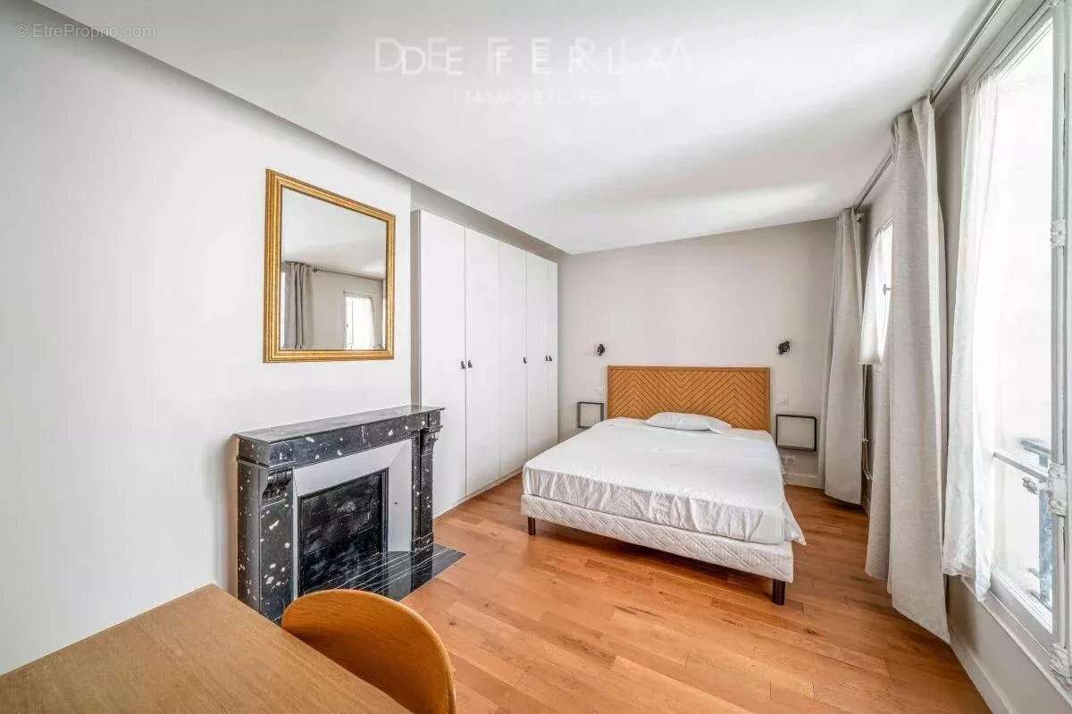 Appartement à PARIS-7E