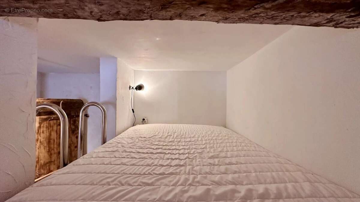 Appartement de village rénové avec caves voûtées — Haut de Cagnes - photo 13