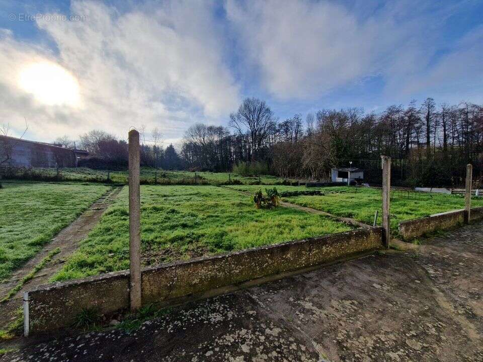 Maison à NEUVY-EN-MAUGES