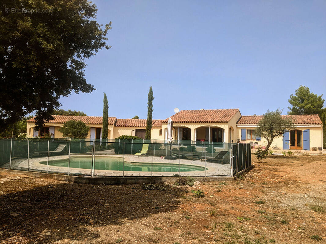 MOISSAC BELLEVUE superbe villa avec piscine sur 5800 m2 de terrain clos. - photo 1
