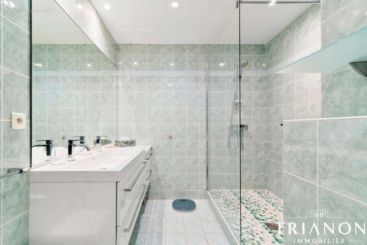 Grand appartement avec exterieur et ascenseur - photo 12