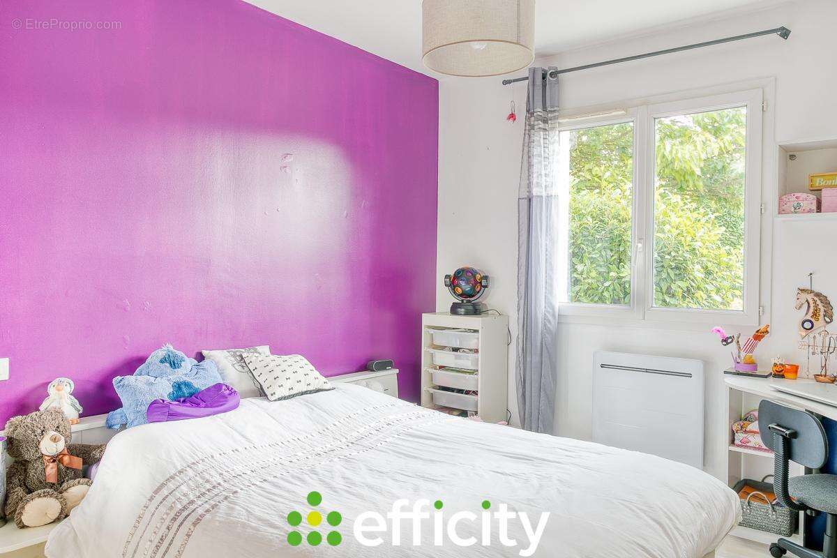 Maison à AUBERIVES-SUR-VAREZE