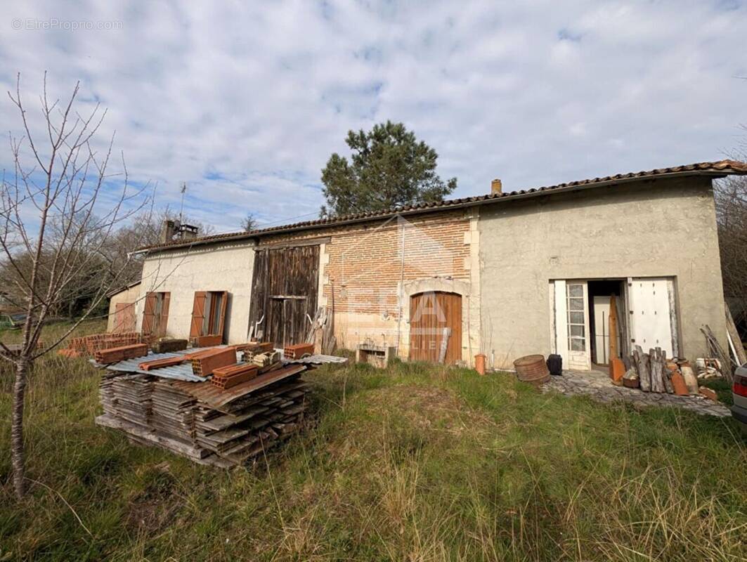 Maison à ECHOURGNAC