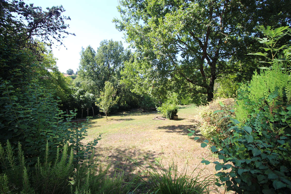 Maison à AURIAC-SUR-VENDINELLE