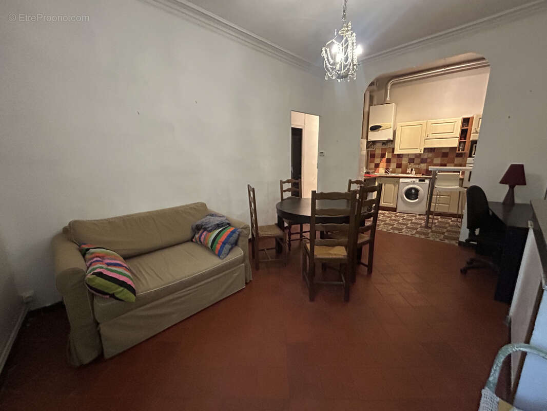 Appartement T2 43m2 Centre-Ville de Nîmes - photo 2