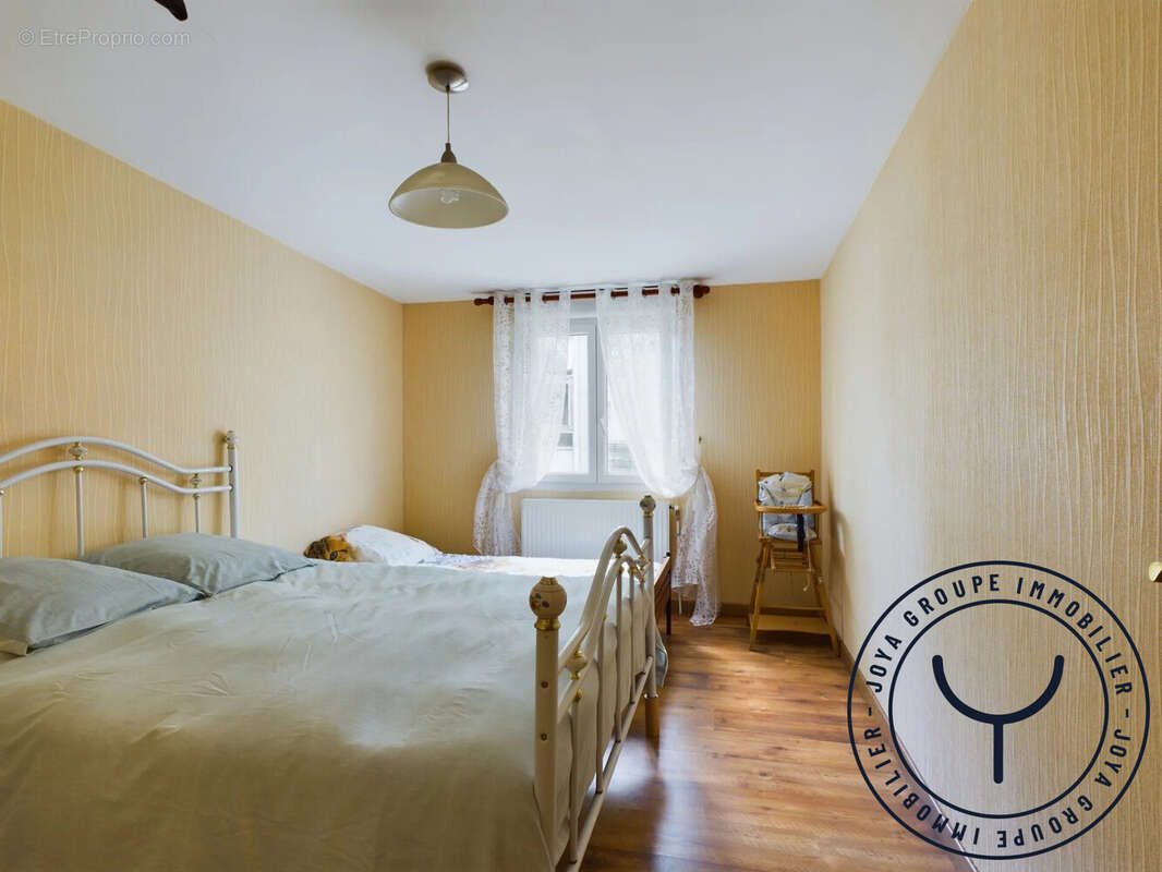 Maison 173 m² à Charmoy  - photo 7