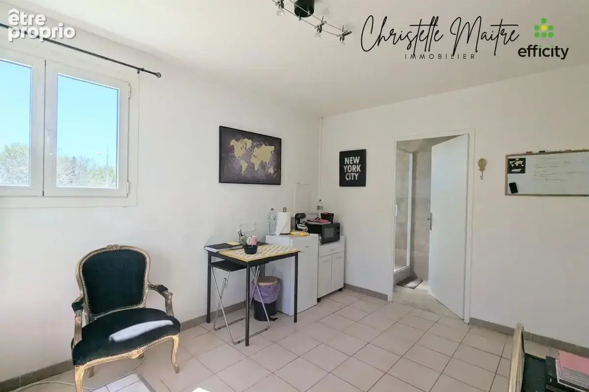 Local commercial - photo 13
