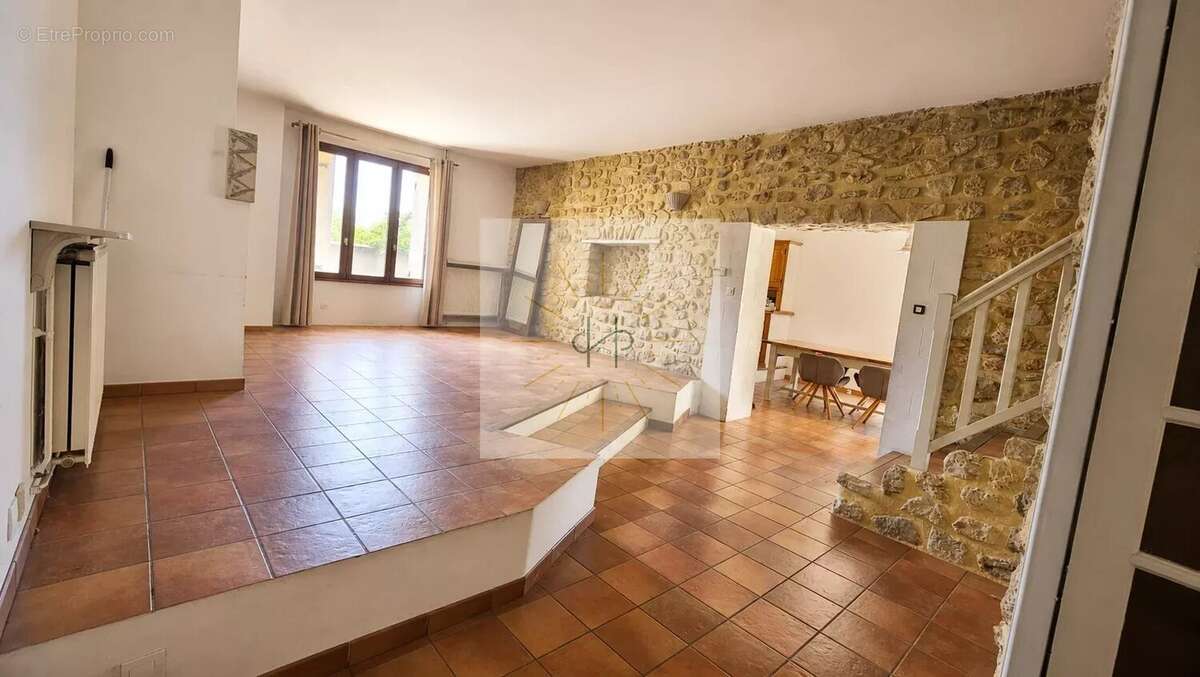 Maison à MALATAVERNE