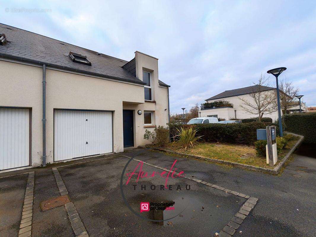 Maison à FLEURY-LES-AUBRAIS