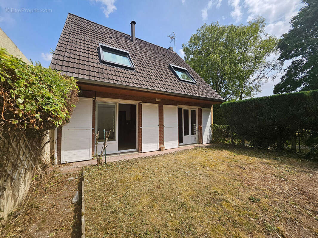 À VENDRE - Maison d'environ 106 m² - Quartier Saint-Lardre - photo 11