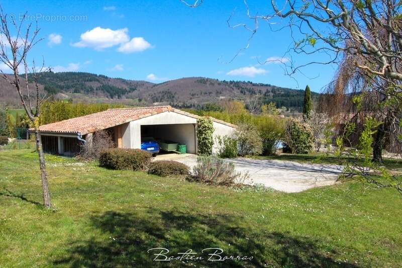 Maison à VERNOUX-EN-VIVARAIS