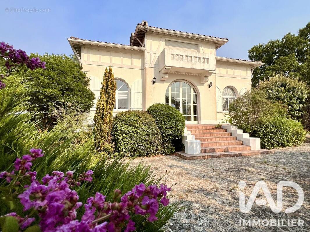 Photo 1 - Maison à BELIN-BELIET