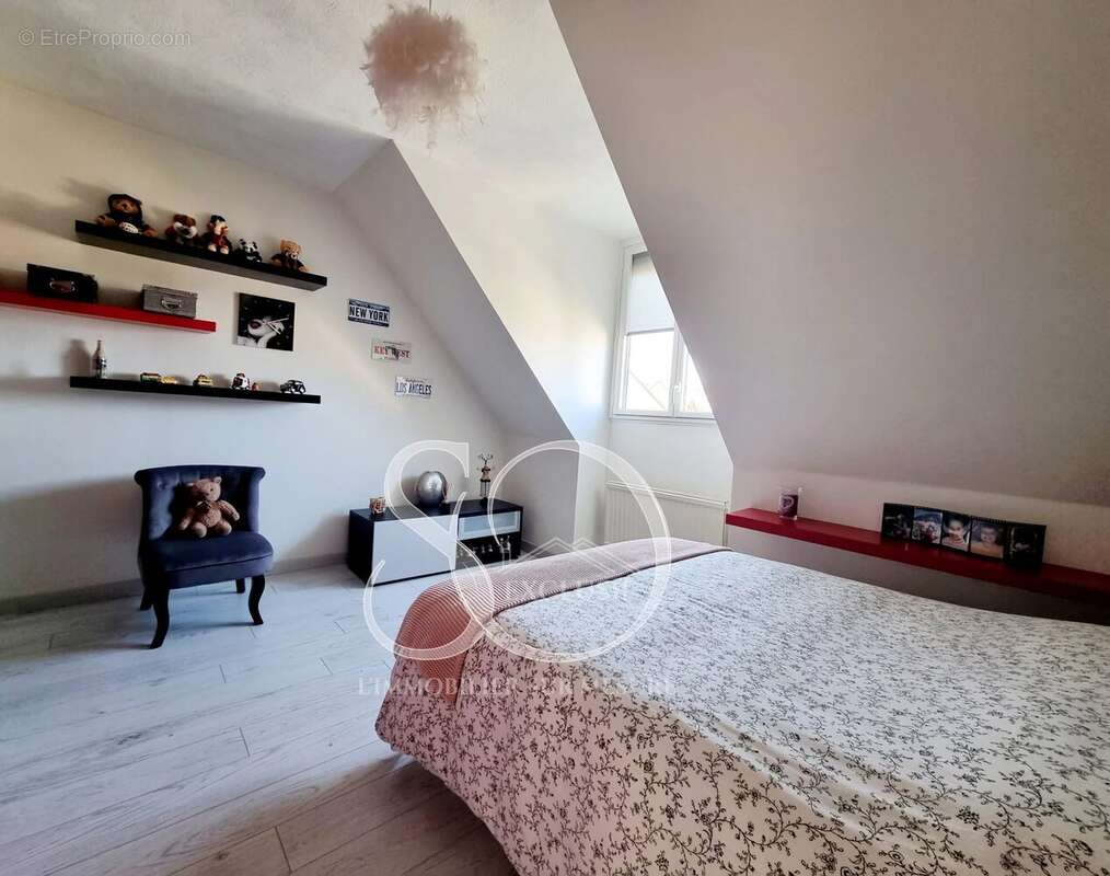 Maison à MEZIERES-SUR-SEINE