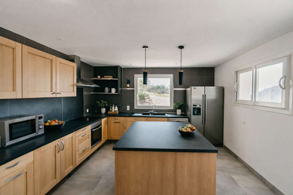 Villa 4 faces avec vue mer & montagnes   328 m2   Cerbère - photo 4