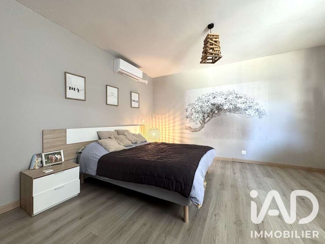 Maison 270 m² à Poligny  - photo 5