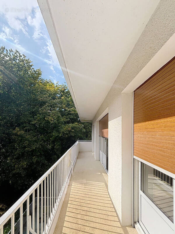 Appartement à AVRILLE