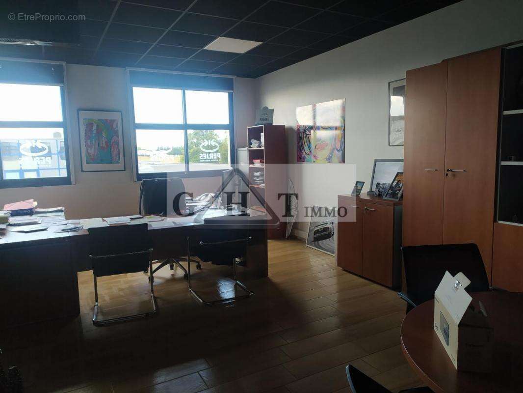 Commerce à CROISSY-BEAUBOURG