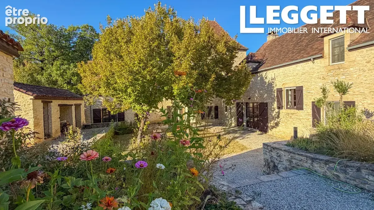 Grande villa de caractère, 8 chambres, gite, piscine, 13 ha – environnement magnifique à Gourdon - photo 3