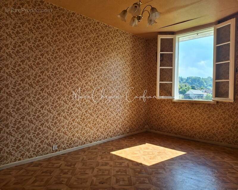  Maison familiale - Terrasse et vue dominante à deux pas du centre-ville– TULLE (19) - photo 9
