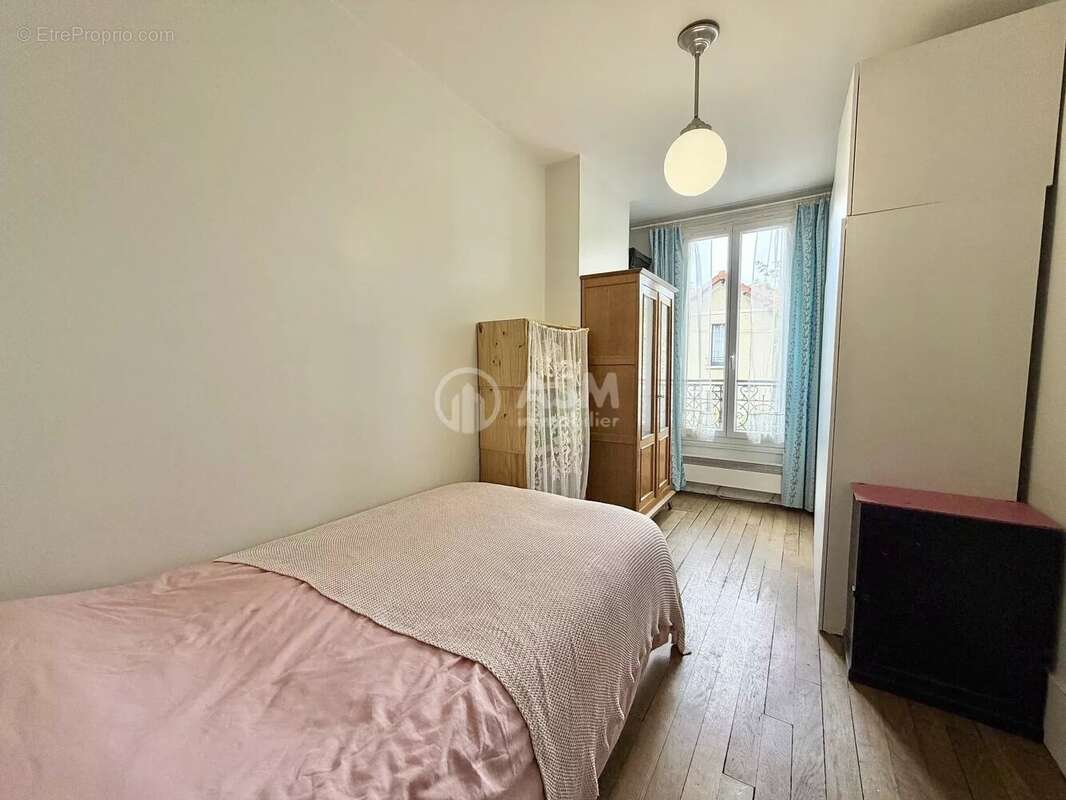 Appartement à COURBEVOIE