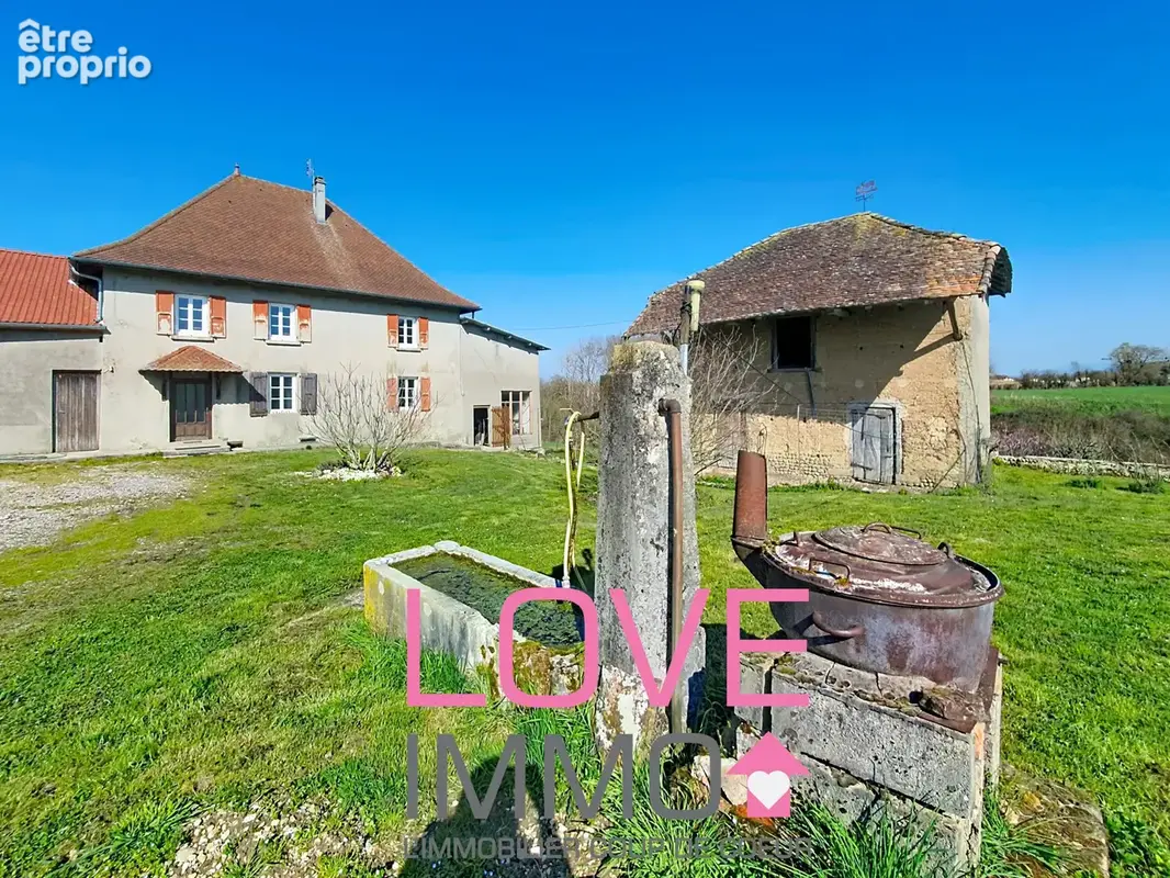 Maison avec de nombreuses dépendances et 18000 m2 de parcelle - photo 2