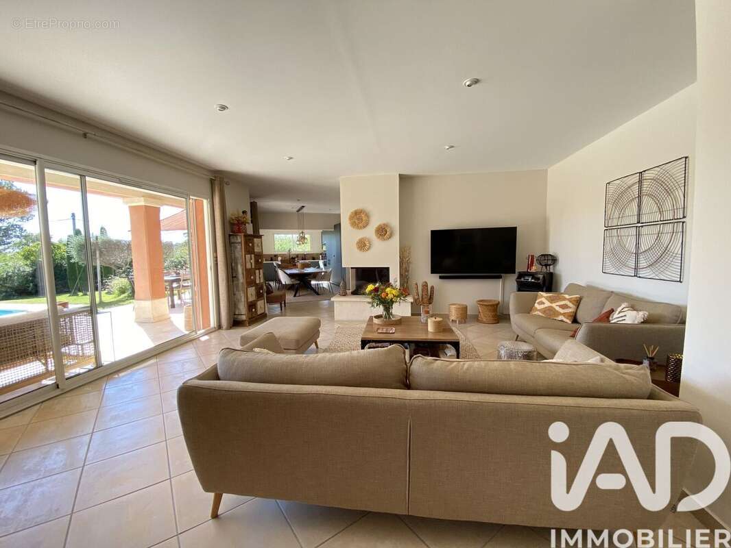 Photo 8 - Maison à EYGUIERES