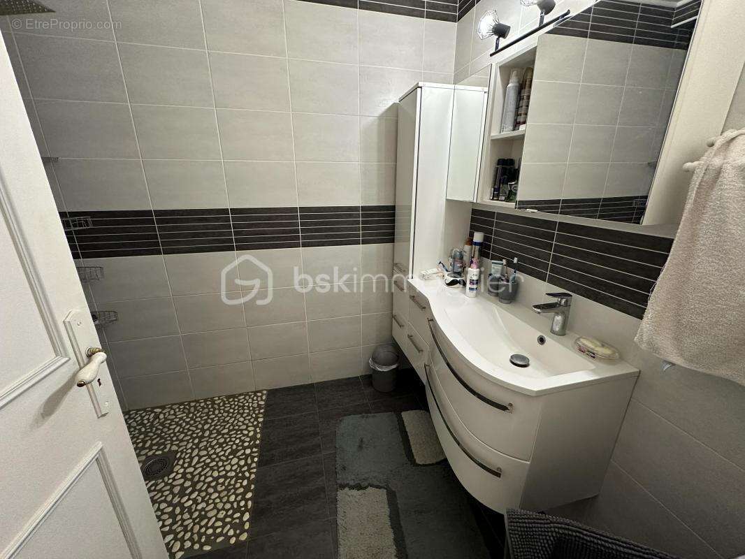 Maison à AURIAC-SUR-VENDINELLE