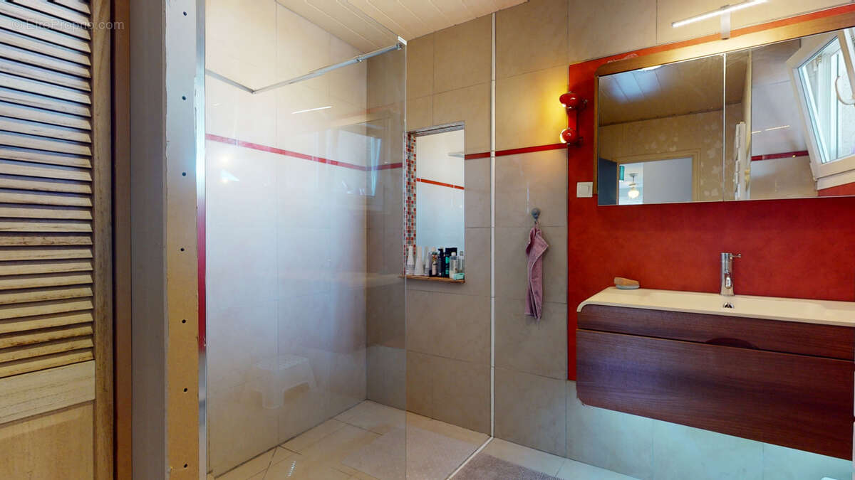 Appartement à CHALEZE