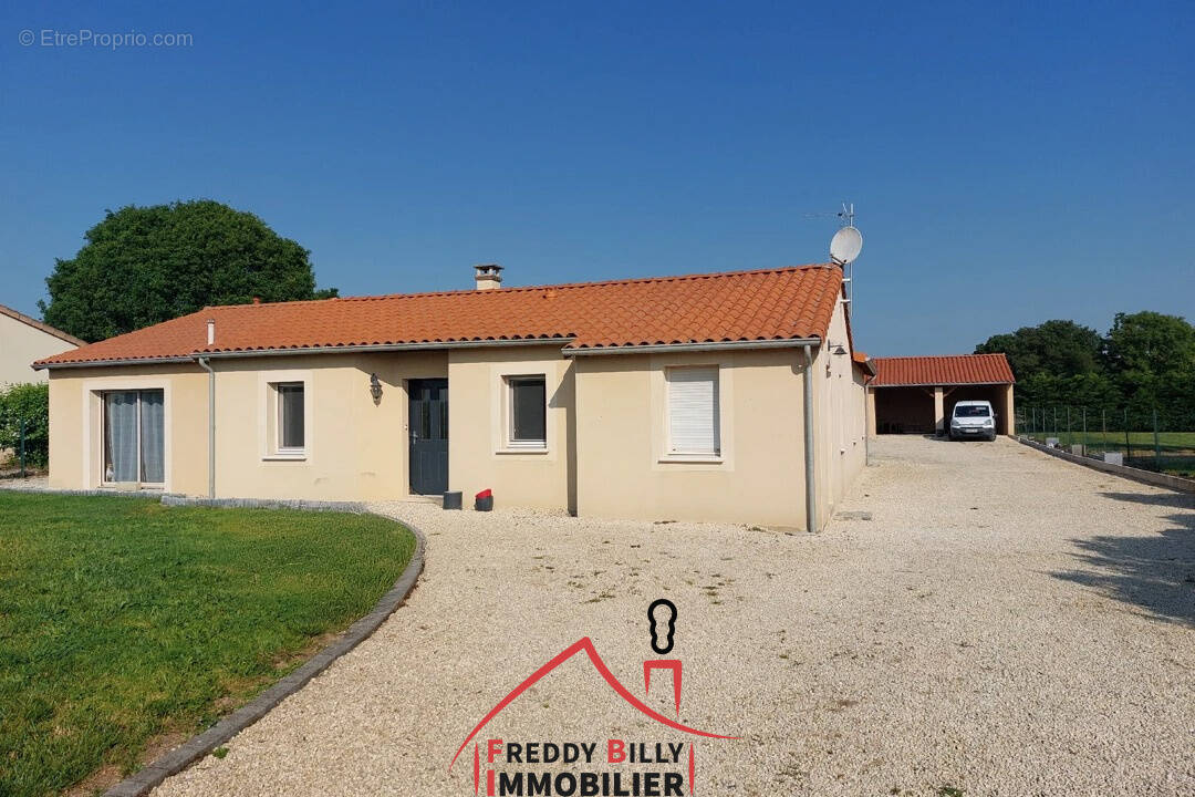 Maison à LUZAY