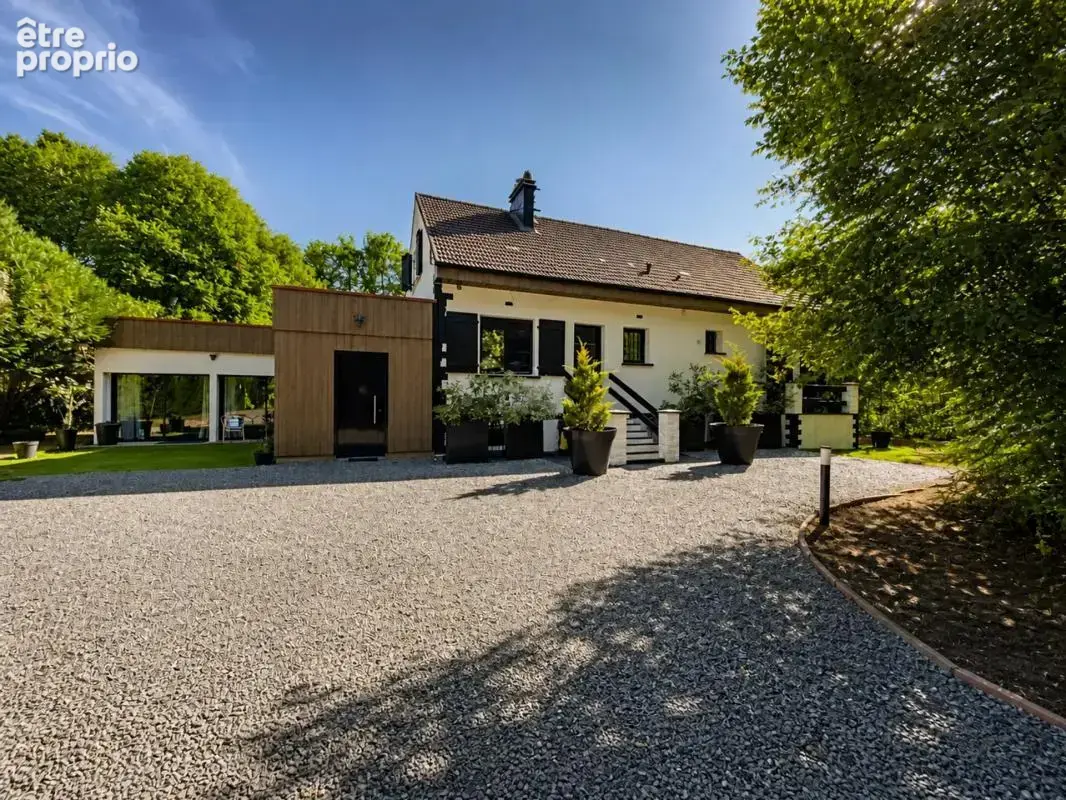 Maison de 8 pièces de 245 m² à Lamorlaye - photo 2