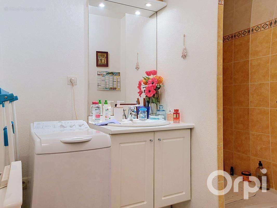 à vendre sur TOULON OUEST Appartement de type 2 avec balcon et parking privé en sous sol - photo 5