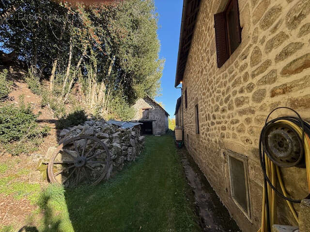 Maison à SAINT-SETIERS