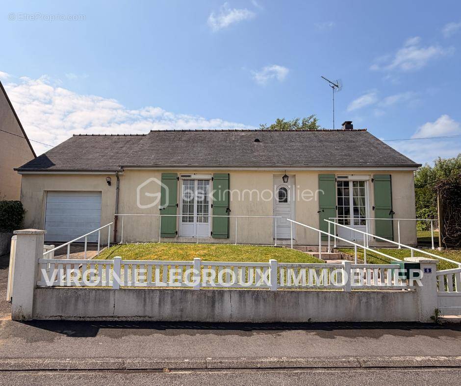 Maison à SAINT-OUEN-DES-TOITS