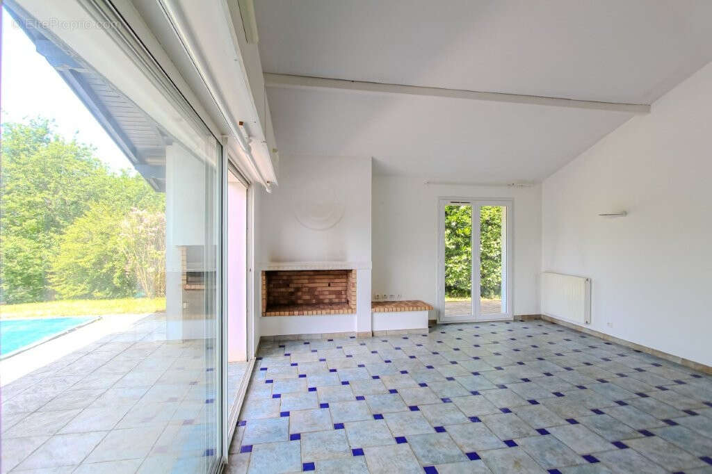 Maison à BASSUSSARRY