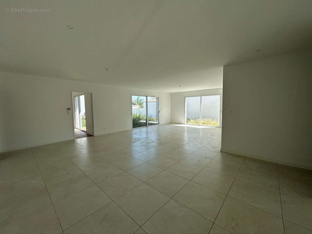 Maison à VAUX-SUR-MER