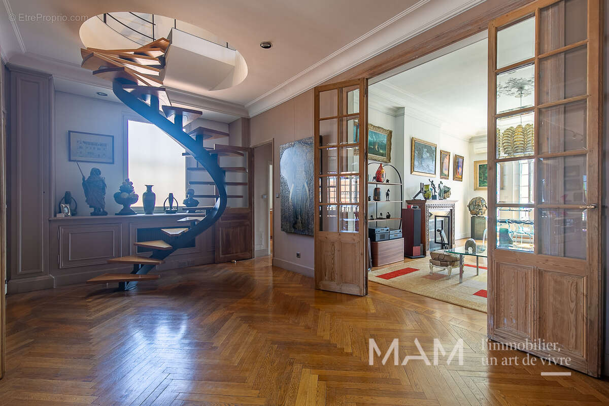 Appartement à MARSEILLE-6E