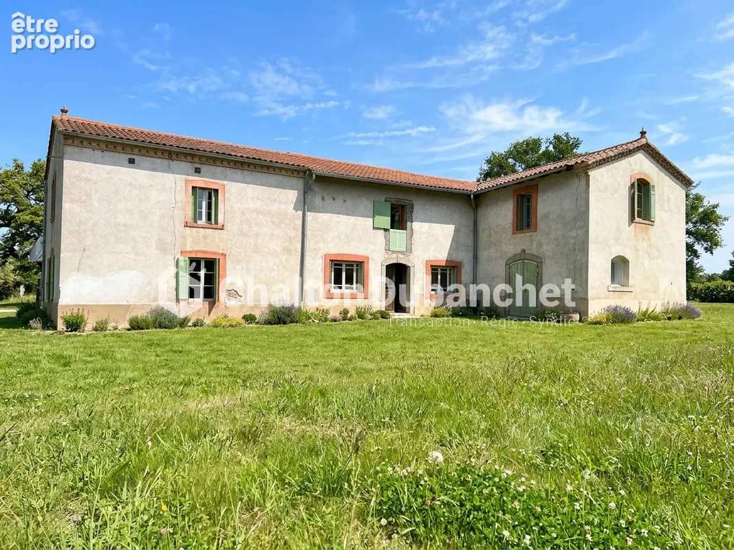 Maison 6 pièces 240 m² à vendre à Mornand-En-Forez (42600) - photo 1