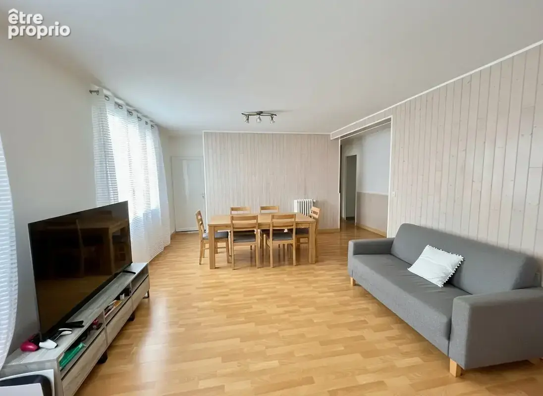 Appartement 81 m² à Saint-Jean-De-La-Ruelle  - photo 4