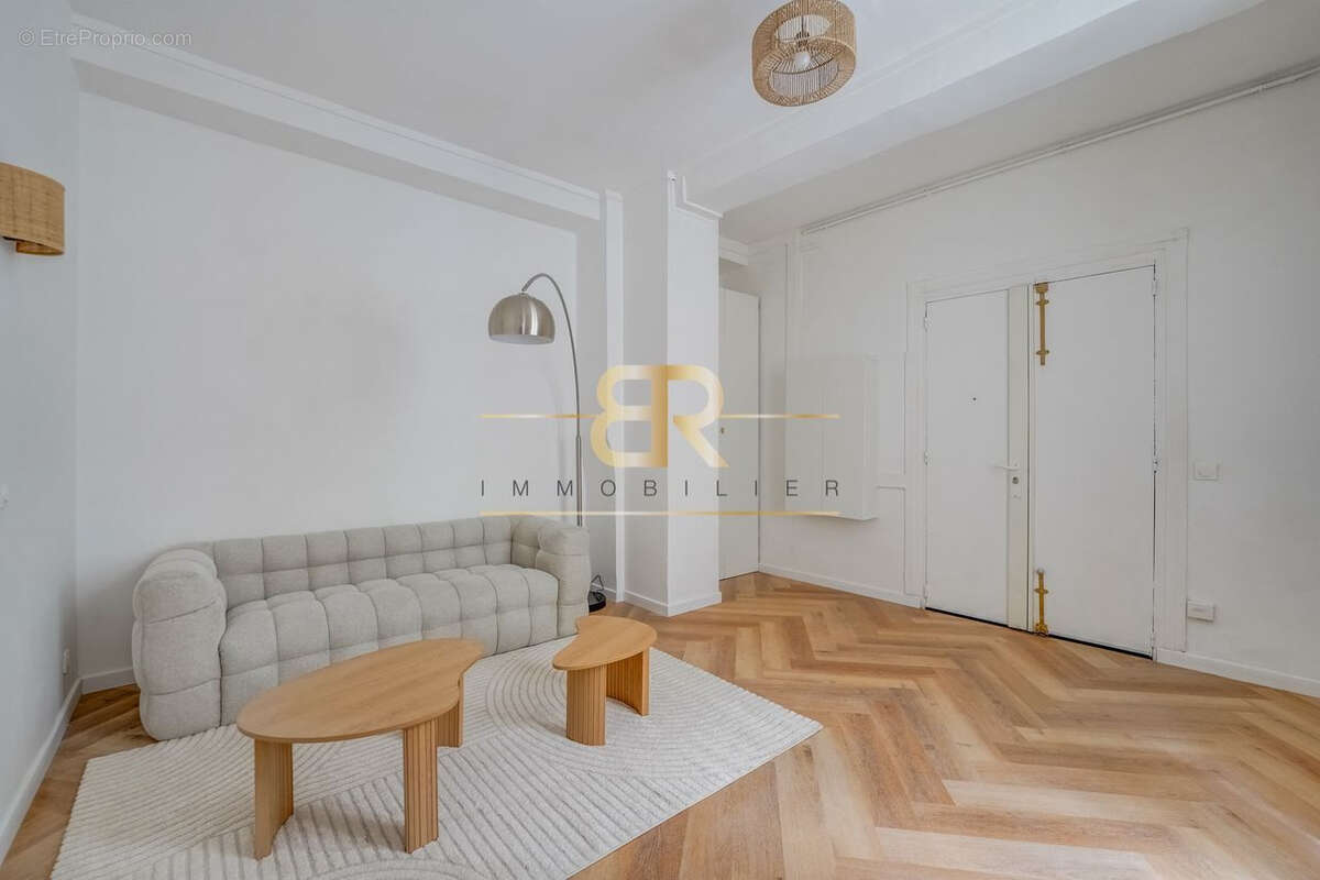 Appartement à PARIS-10E